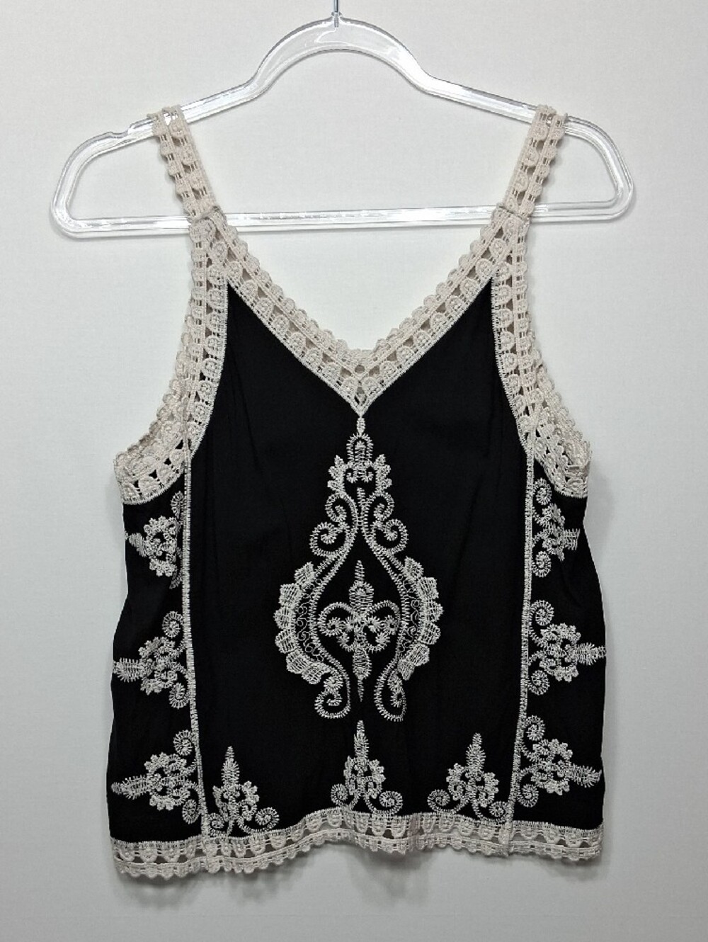 Ultra Pink Black Camisole with Cream Crochet Embroidery - Picture 5 of 7